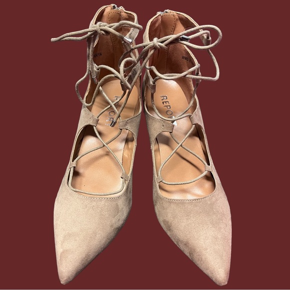 NWT Report ballet style laced pointed toe chunky heal pumps. Size 8 🩰👡 - Picture 3 of 6